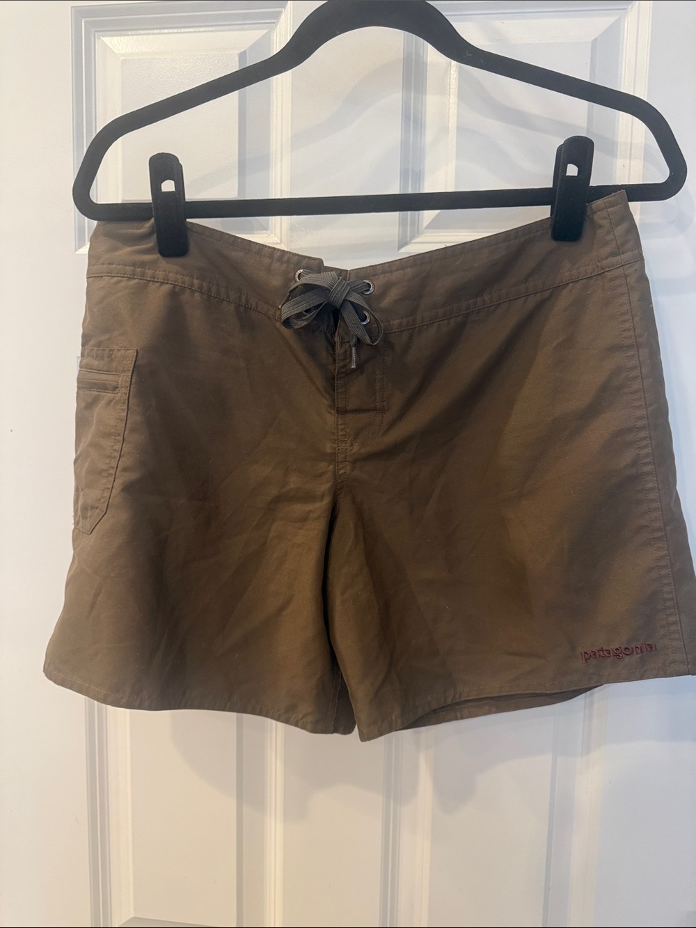 Patagonia Wavefarer Board Shorts Women’s Size 8 Olive Brown Surf Swim